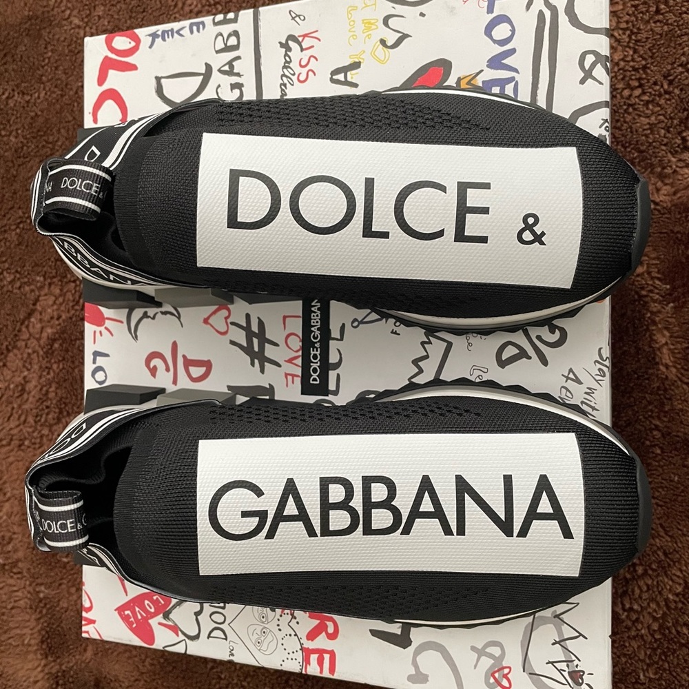 Dolce and Gabbana brand new message me willing to work on price